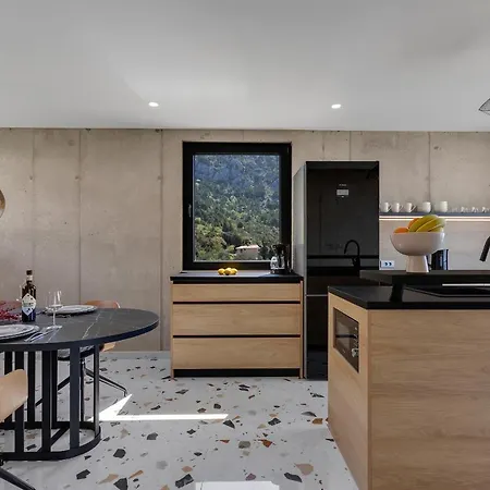 Teraco فيلة ماكارسكا